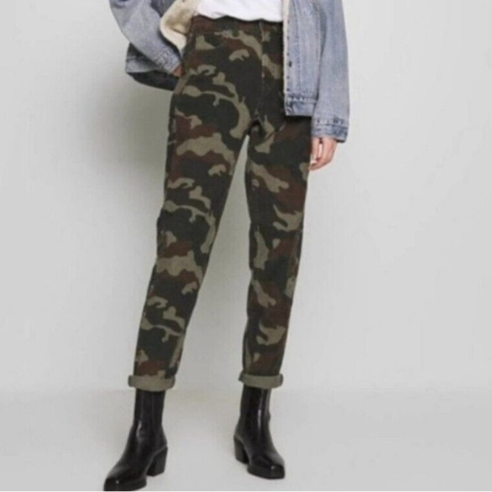 American Eagle Outfitters Camouflage Ankle Pants
